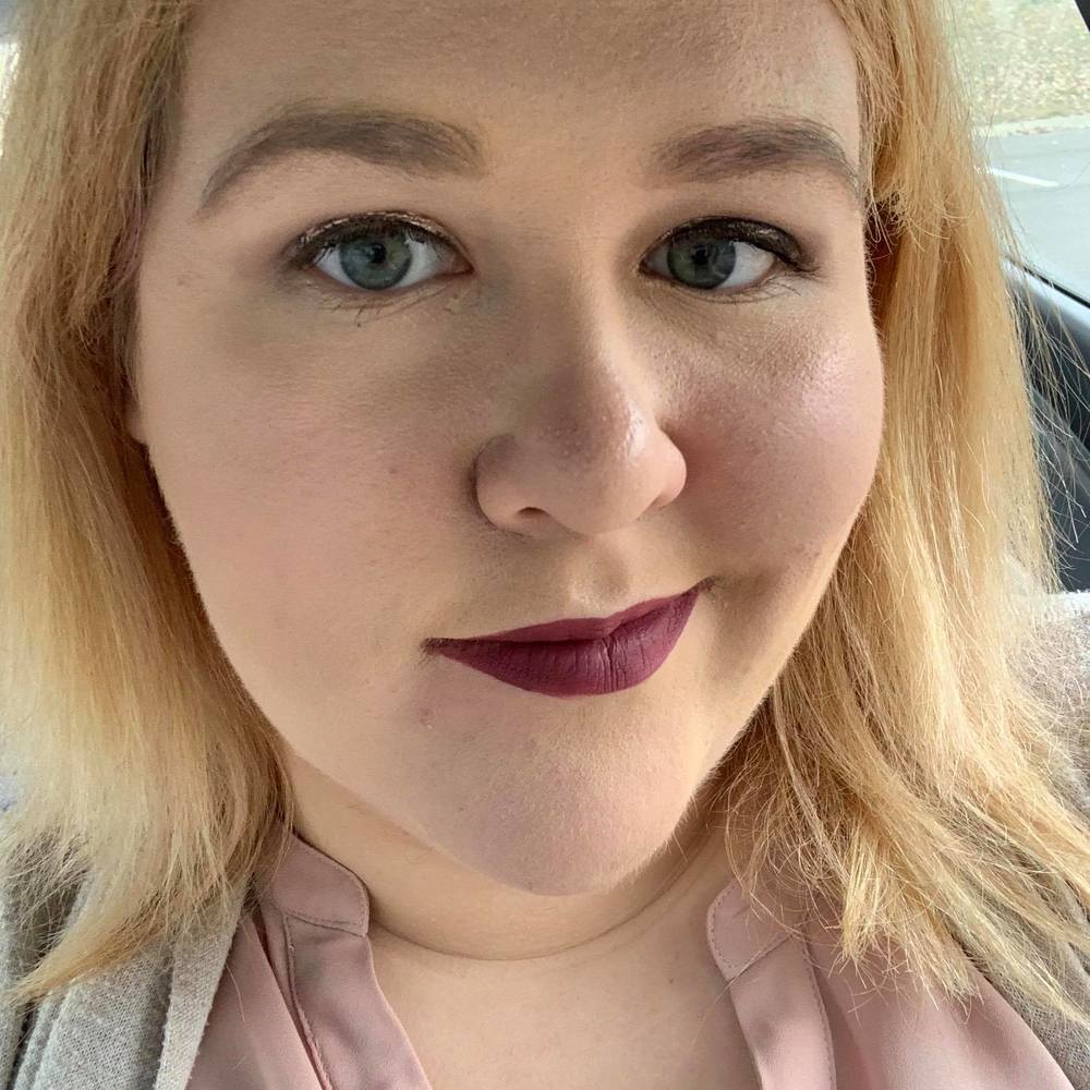 Meet your Posher, Caroline